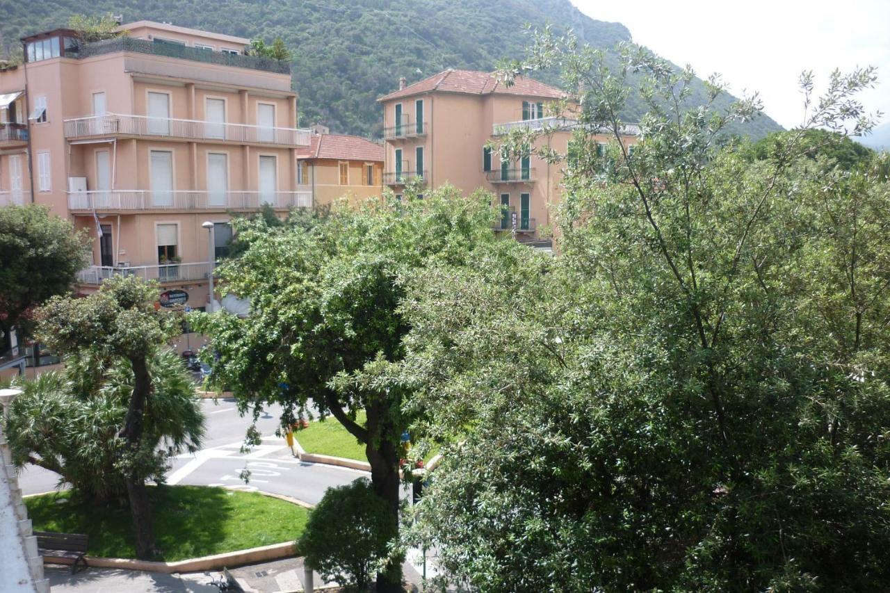 Finalmarina Centro 2 Apartment Finale Ligure Exterior photo